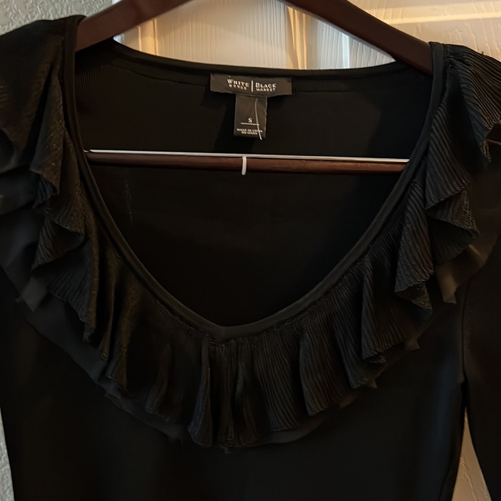 White House Black Market 2/3 sleeve top with ruffle - Picture 4 of 4